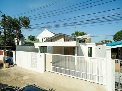 ขายบ้านเดี่ยว 1.5 ชั้น 50 ตรว. หมู่บ้านเสรี-อ่อนนุช ซ.อ่อนนุช 70-