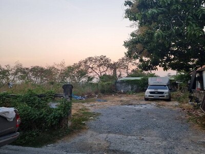 ที่ดินพร้อมให้เช่า ซอยลาดกระบัง46 วิวสนามบินสุวรรณภูมิ  เสียงไม่ด