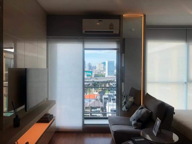 คอนโด Lumpini Place Rama III - Riverview 1 BR 1 น้ำ 2330000 B. ใกล้กับ รถไฟฟ้า BTS สะพานตากสิน ทำเลดีราคาเด่น