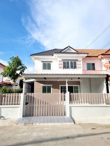 กานต์มณีคลัสเตอร์   ไทรน้อย นนทบุรี  ทาวน์เฮ้าส์หลังมุม  ตกเเต่งใหม่  พร้อมอยู่