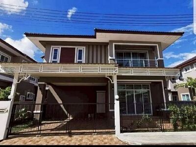 ขายพร้อมผู้เช่า 4.5 ล้าน 56 ตรว. สันกำแพง ติดถนนสายหลัก เดินทางสะ