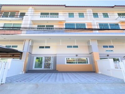ห้เช่าทาวน์โฮม4ชั้นย่านนวมินทร์โพธิ์แก้วบางกะปิ 
