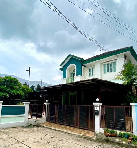 ขายบ้านเดี่ยว 2 ชั้น 79 ตรว.หมู่บ้านวรารมย์ มีนบุรี ซ.ราษฎร์อุทิศ 16  รีโนเวทใหม่ พร้อมเข้าอยู่