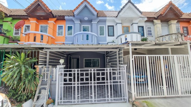 ขาย ทาวน์เฮ้าส์พงษ์ศิริชัย4  เพชรเกษม81  รีโนเวทแล้ว 1.65 ล้านบาท 