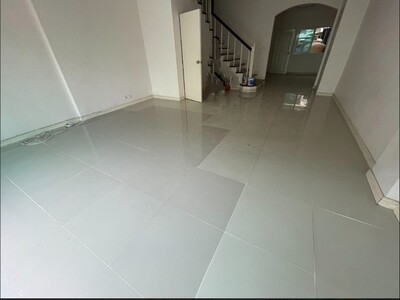 ให้เช่า ทาวน์โฮม 3ชั้นใกล้รถไฟฟ้าสถานีลาดพร้าว 101หมู่บ้านสราญพฤก