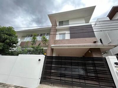 ให้เช่าบ้านเดี่ยว 3 ชั้น 320 ตรม. ย่านรัชดานิเวศน์ 16 พร้อมระเบีย