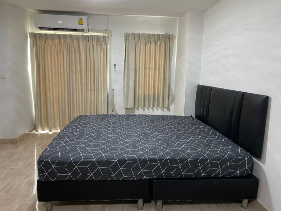 ให้เช่าห้องคอนโด Majestic Tower ชั้น 11 ขนาด 31 ตรม. 1 ห้องนอน 1 ห้องน้ำ ราคาเช่า 5,500 บาท/เดือน โทร 0958195559