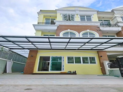 รพ.มงกุฏวัฒนะ  ตลาดเมืองทอง 300 ม. เช่าทาวน์โฮม 3 ชั้น หลังริม รพ.มงกุฏวัฒนะ  ตลาดเมืองทอง 300 ม. เช่าทาวน์โฮม 3 ชั้น หลังริม