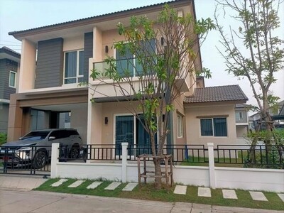 บ้านเดี่ยว พร้อมอยู่ หมู่บ้าน centro ประชาอุทิศ90 ซอยประชาสามัคคี