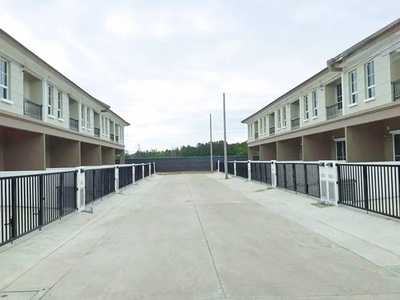 บ้านฟ้า เลอ มาร์เช่ 2.2 กม. 3นอน ลำลูกกา คลอง7 ทาวน์โฮม 2ชั้น