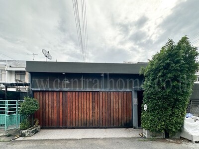 ทาวน์เฮ้าส์ พงษ์เพชรวิลล่า 3 ต่อเติมเต็ม ราคาดี