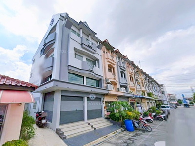 ลาดกระบัง รร.ร่วมฤดี 490ต2 คูหา 3ชั้น บิ๊กซี เคหะร่มเกล้า 500 ม.