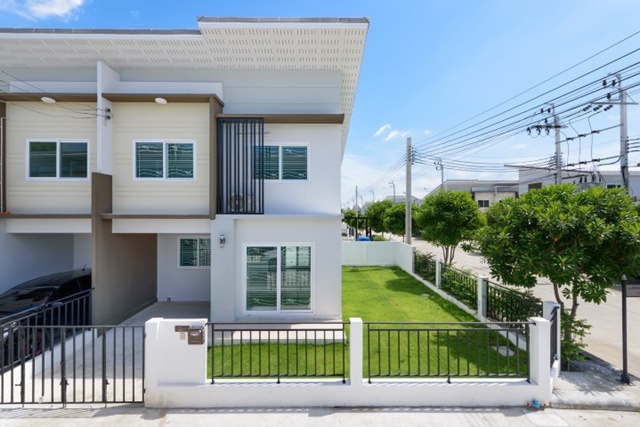 รร. สารสาสน์ บางบัวทอง แอร์2 ขาย หรือ ให้เช่าถูกม๊าก 4นอน ดูโฮม  2น้ำ ตลาด ส.สุนีย์ ลำโพ25-33