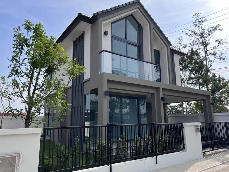 ขายบ้านเดี่ยว 2 ชั้น โครงการตั้งอยู่แถว ไทรน้อย - บางเลน บ้านพร้อมโอน