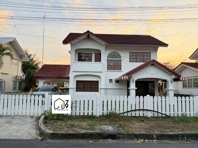  ให้เช่าบ้านเดี่ยว2ชั้น ใกล้สนามกอล์ฟอีสเทรินสตาร์  พร้อมเฟอร์นิเ