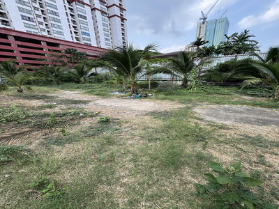 ขายที่ดินเพชรบุรี ทำเลทองใจกลางเมือง เนื้อที่ 1 ไร่ 1 งาน 79 ตร.ว