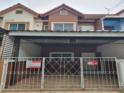 ทาวน์เฮ้าส์ หมู่บ้านบางบัวทอง นนทบุรี เนื้อที่ 18.6 ตารางวา