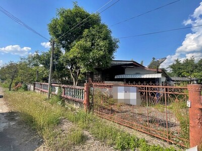 ขายบ้านครึ่งตึกครึ่งไม้  ถนนสายพะเยา-จุน  อำเภอดอกคำใต้  พะเยา