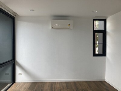 ให้เช่า สำนักงาน 3 ชั้น เดินทาง เพียง 3 นาที จาก MRT สุทธิสาร