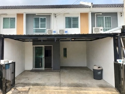 ทาวน์เฮ้าส์ 2 ชั้น รีโนเวทใหม่ทั้งหลัง รังสิต-ธัญบุรี ลาดคลองหก 9