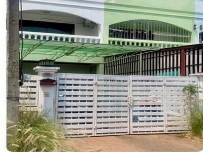 ขายด่วน ต่ำกว่าราคาประเมิน เพียง 2.3 ล้าน ทาวน์เฮาส์ 2 ชั้น ฟ้าฮ่