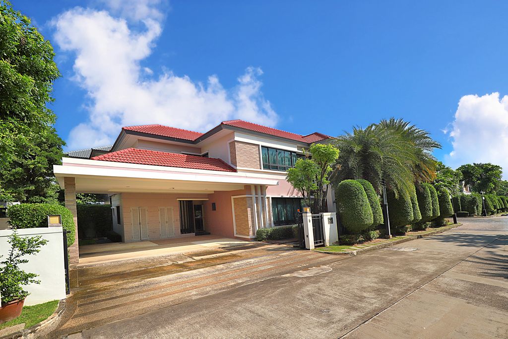 บ้าน  แกรนด์บางกอกบูเลอวาร์ด ราชพฤกษ์-รัตนาธิเบศร์  ขนาด 110 ตาราง-วา 4 Bedroom 5 ห้องน้ำ   ราคานี้คุ้มมาก  ตกแต่งครบ อดีตบ้านตัวอย่าง ไม่เคยเข้าอยู่ แปลงมุม หน้าบ้านมีสวน