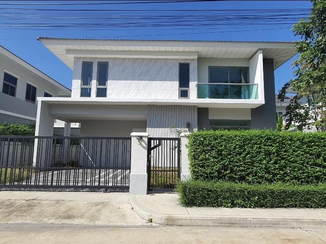 ขายบ้านเดี่ยว 2 ชั้น หมู่บ้าน เฟอร์เฟคเพลส พระราม9-กรุงเทพกรีฑา บ้านใหม่ไม่เคยเข้าอยู่ 