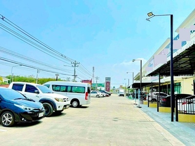 บรม แม่น้ำท่าจีน ใกล้Central ศาลายา 900ม.  2นอน 3น้ำ อาคาร 3 ชั้น