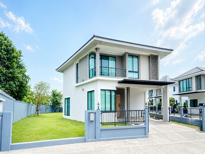 บ้านเดี่ยว ตรงปก! สามโคก-ปทุมธานี  3-4นอน 4แอร์ 3 น้ำ 2 ชั้น 52 ต