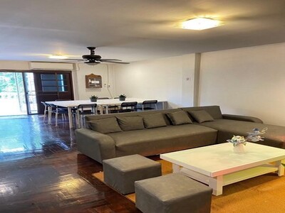 ให้เช่าทาวโฮม 6ห้องนอน 6ห้องน้ำ  เอกมัยซอย4  ใกล้ Big C เอกมัย