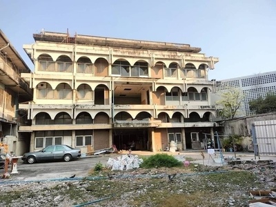 ให้เช่าถูกมาก ตึก 1/2ไร่  พร้อมอาคาร 4 ชั้น ติดสาทร ใกล้รถไฟฟ้า 