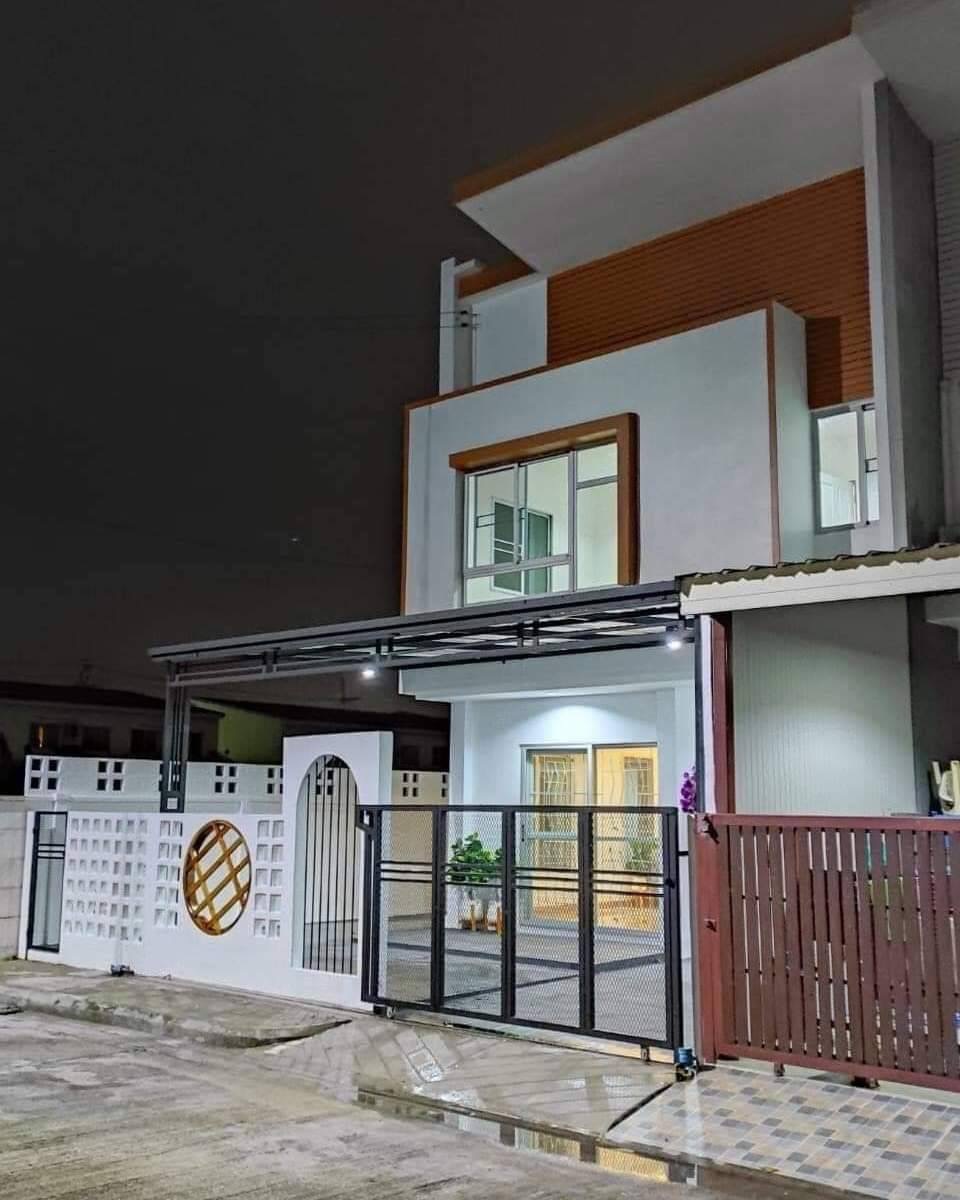 ขายทาวน์โฮม หมู่บ้านไอดีไซน์ (I Design) หลังมุม วงแหวน-รามอินทรา