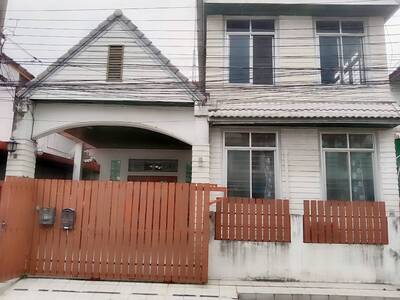 ขายบ้านแฝดสไตล์บ้านเดี่ยว หมู่บ้านสีฟ้า ซอยลาดพร้าว 101 (แยก33) ก