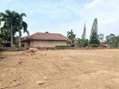 ขายที่ดิน 317 ตรว ติดสระน้ำ ที่สร้างบ้าน นาจอมเทียน สัตหีบ ชลบุรี