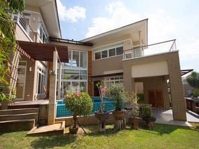 ขายบ้าน Baan Talay Pattaya มีสระว่ายน้ำส่วนตัว หมู่บ้านมีชายหาดส่