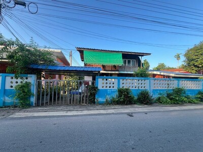 ขายที่ดินและบ้านเช่าพร้อมผู้เช่า เนื้อที่ 250 วา  ซอยถนนประชารัฐ 