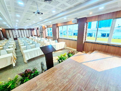 180 ท่าน บางจาก 1กม.BTS อ่อนนุช ให้เช่าห้องประชุม 260 ตร.ม.