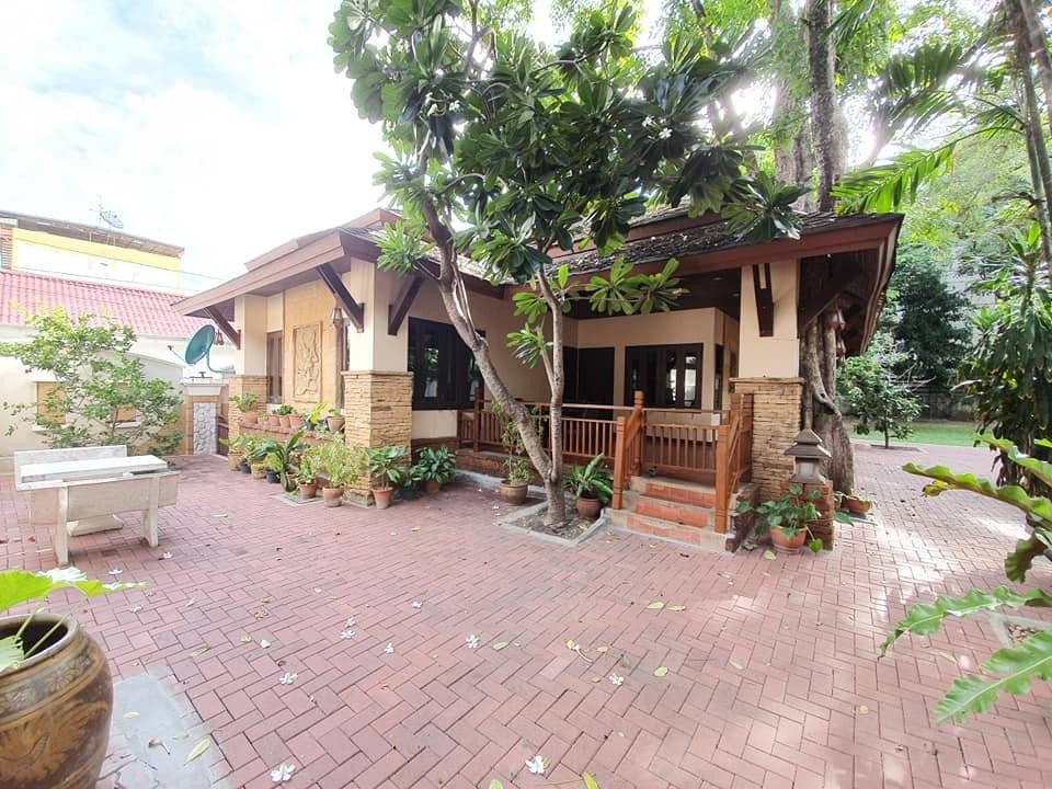 ให้เช่าบ้านเดี่ยวชั้นเดียว ย่าน ลาดพร้าว บางกะปิ ซอย ลาดพร้าว 103 บ้านกว้างมีสวนหลังบ้านร่มรื่น