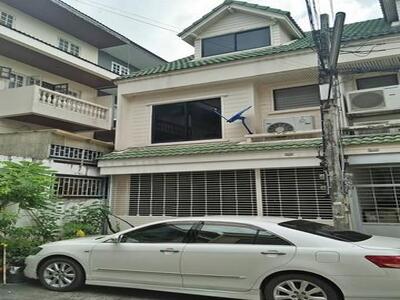 ให้เช่าทาวน์โฮม 3 ชั้น ซอยลาดพร้าว 69 เหมาะพักอาศัย หรือทำออฟฟิต