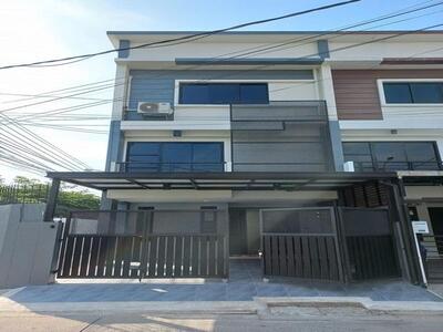 ให้เช่าทาวน์โฮม 3 ชั้น 26.8 ตร.วา 3 นอน ดีไลท์ อารียา ลาดปลาเค้า 