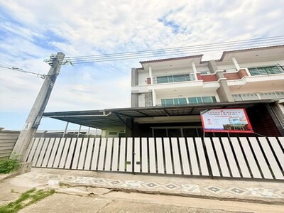 ขายถูกสุดบ้าน 3 ชั้น หมู่บ้าน คัลเลอร์ลิฟวิ่ง เทพารักษ์-ศรีครินทร