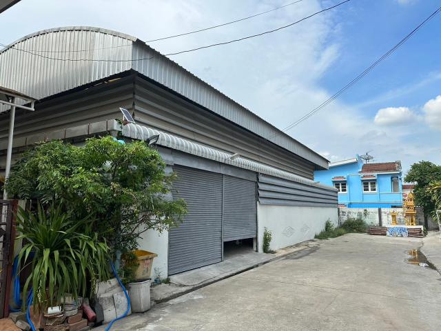 ให้เช่าโกดังพร้อมออฟฟิศ 320 ตรม. ซอยนวลจันทร์ 36 ใกล้เลียบด่วน รถหกล้อเข้าออกได้  