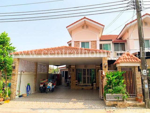 บ้านแฝด 41 ตร.ว หมู่บ้านลานทอง ติวานนท์ - แจ้งวัฒนะ ใกล้ MRT แยกปากเกร็ด