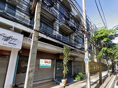 อาคารพาณิชย์ 4.5 ชั้น ซอยลาดพร้าว 118
