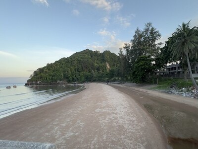 พรีเซ้นทรัพย์ทำเลดีใกล้สิ้นปี  ที่ดินติดถนนหลวงใกล้หาดบางเบิด ไร่