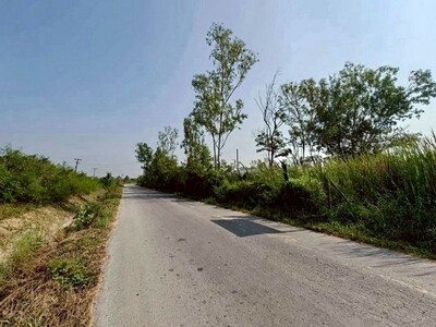 ที่ดิน ทำเลทอง ติดถนน 3 ด้าน เข้าถึงง่าย บวกค้าง สันกำแพง 