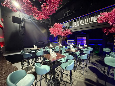 เซ้งด่วน Turn On Club ในRCA 150 ตร.ม. 2 ชั้น 