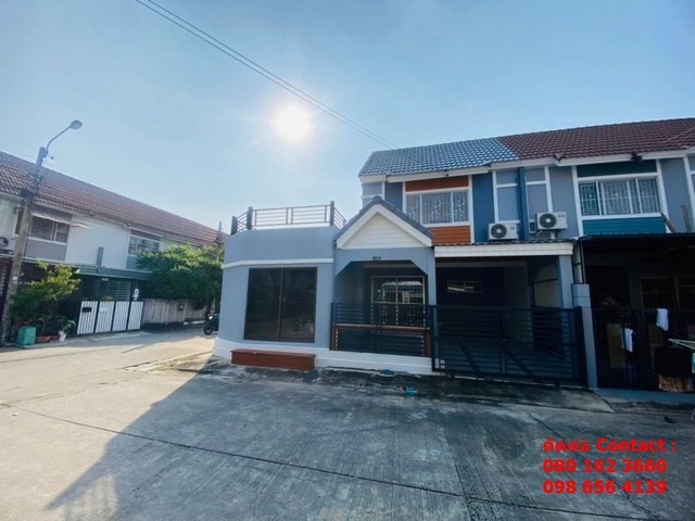 ขายทาวน์เฮาส์ 2 ชั้นทำเลสวย หลังมุม กับหมู่บ้านพฤกษา 45 ถนนวัดลาดปลาดุก บางบัวทอง นนทบุรี 