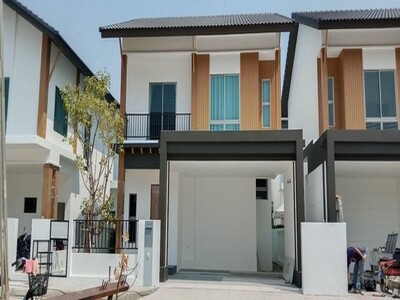 บ้านสร้างใหม่ 2 ชั้น สไตล์โมเดิร์น พร้อมผู้เช่า บ้านแหวน หางดง 