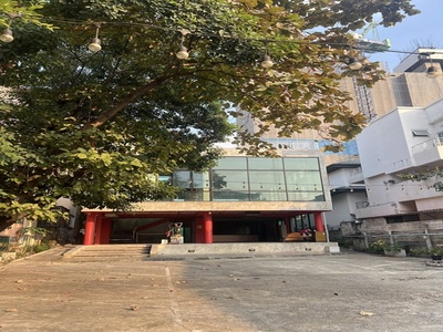 MRTสุทธิสาร 750ม. เช่าร้านอาหาร 2.5ชั้น มีดาดฟ้า 905ตร.ม. ม.หอการ